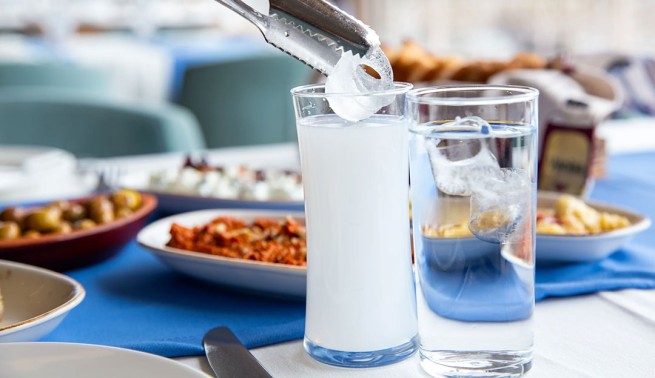 Pacote de Réveillon em uma Taberna Turca Tradicional - Incluindo Transporte (400 € por pessoa, 150 € por pessoa adicional)