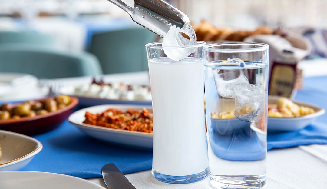 Oud en Nieuw-arrangement in een traditionele Turkse taverne - inclusief toewijzing van een voertuig (1 persoon € 450, elke persoon daarna € 150)