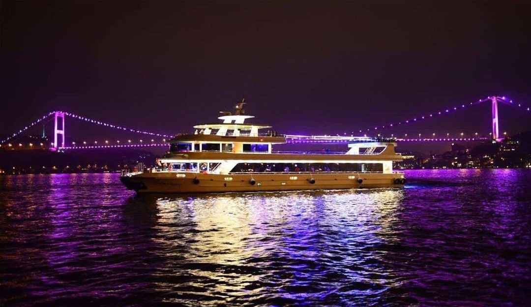 Bosphorus Dinner Cruise - Including Alcoholic Beverages