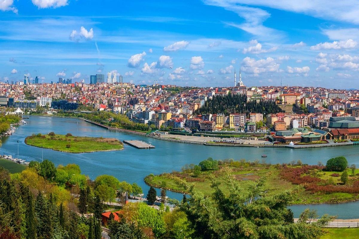 Private Bosphorus Boat Trip - Dolmabahçe Palace Tour